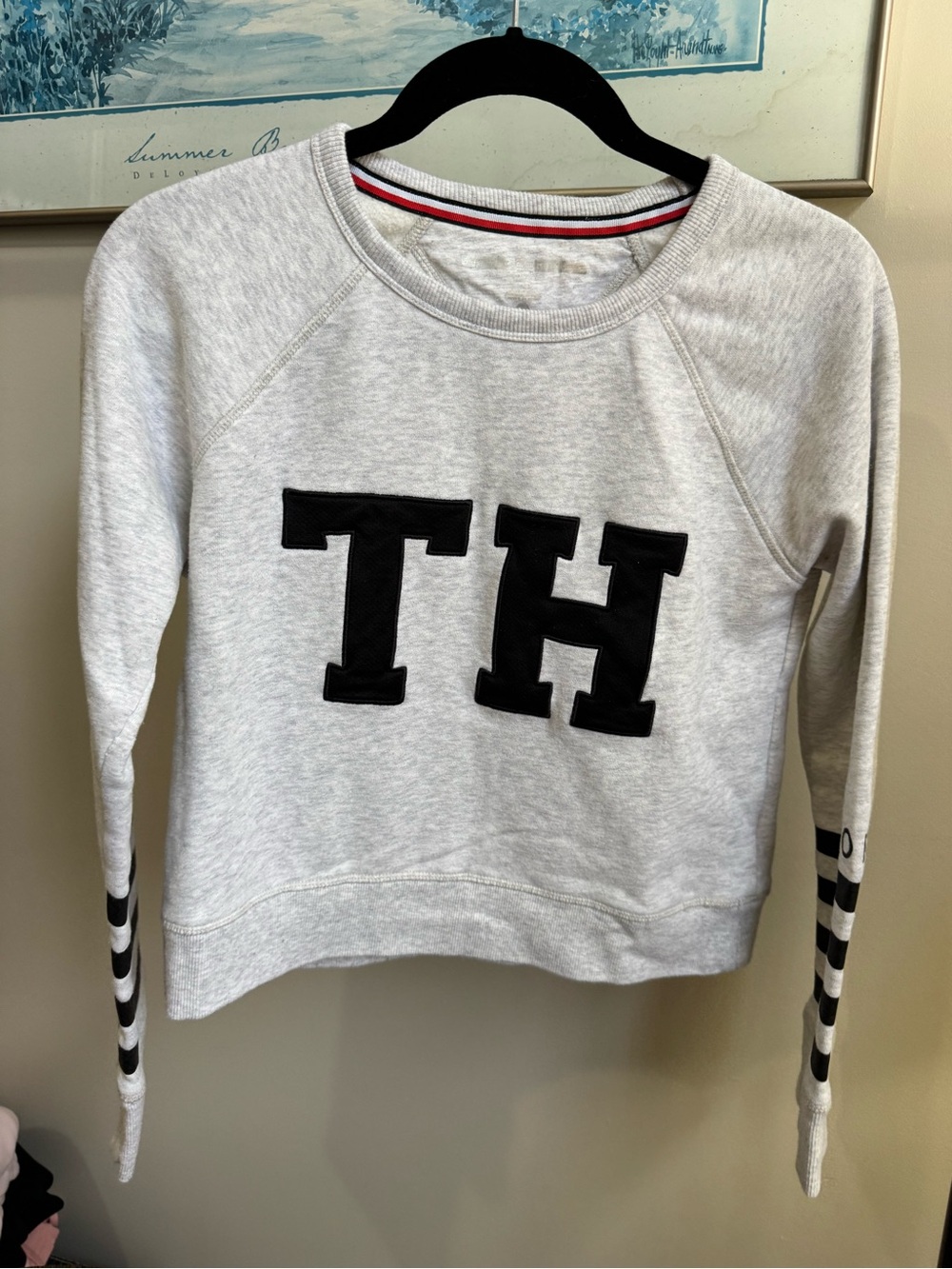 Tommy Hilfiger Light Gray Crewneck Sweatshirt with Black 'TH' Logo